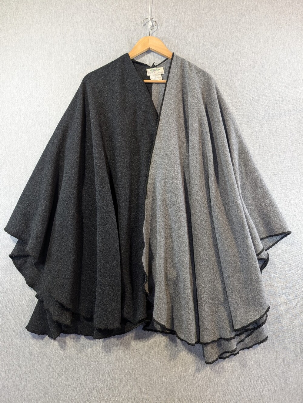 Vintage Viola Firenze Italian Wool Shawl Wrap Women's Large Grey Black